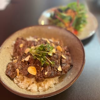 Ribeye Steak bowl with Salad